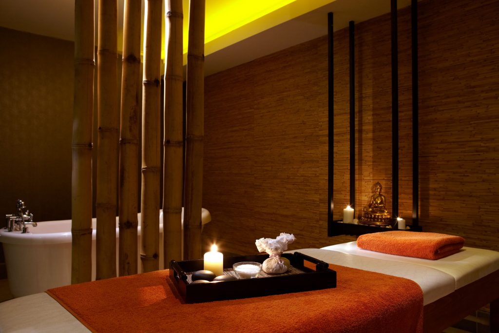 18 Massage room