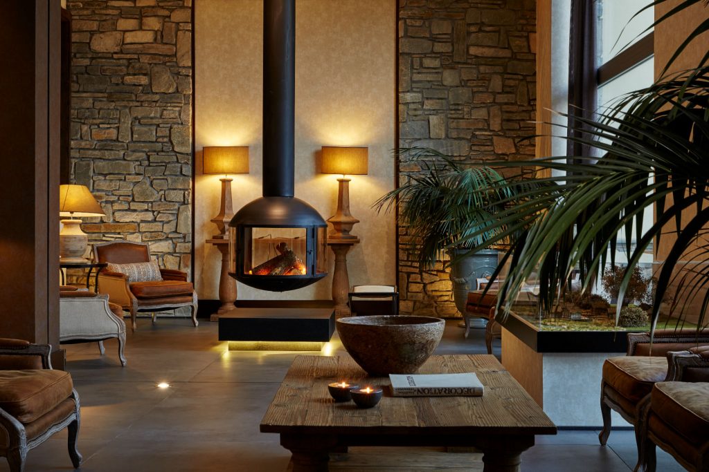 4 Lobby lounge